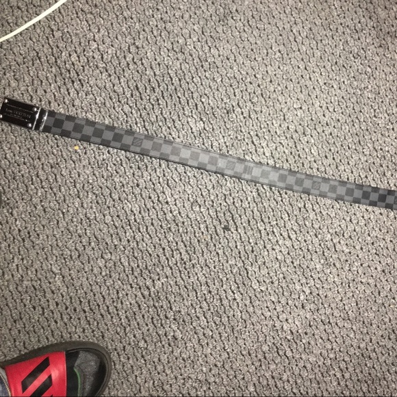 LOUIS VUITTON
DAMIER GRAPHITE INVENTEUR CEINTURE - Picture 2 of 5